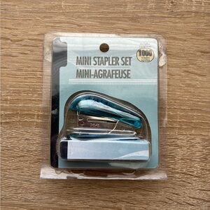 Mini Stapler 📝🗒️📌
